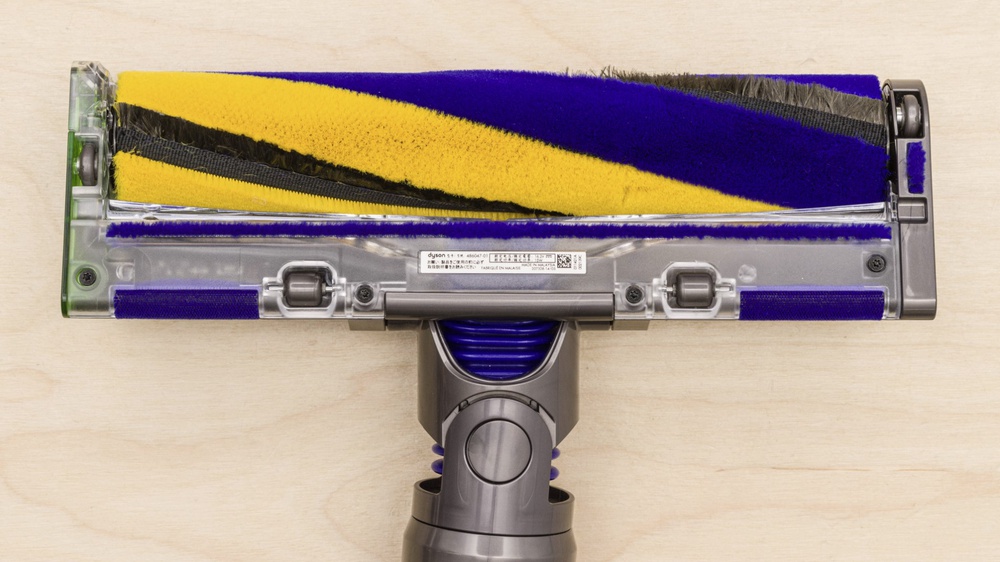 Dyson V15 Detect soft roller from underneath