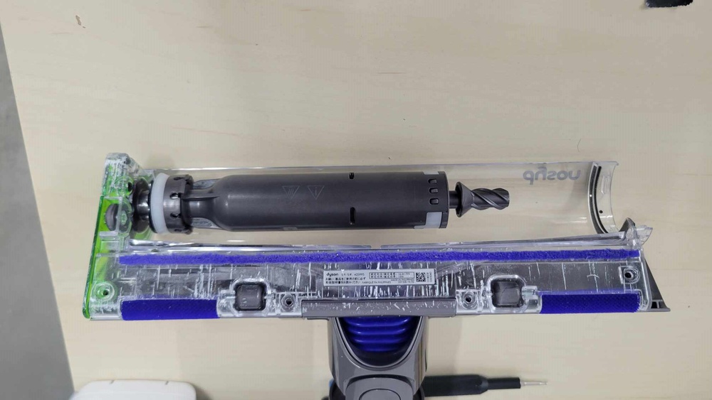 Dyson V15 Detect soft roller shaft