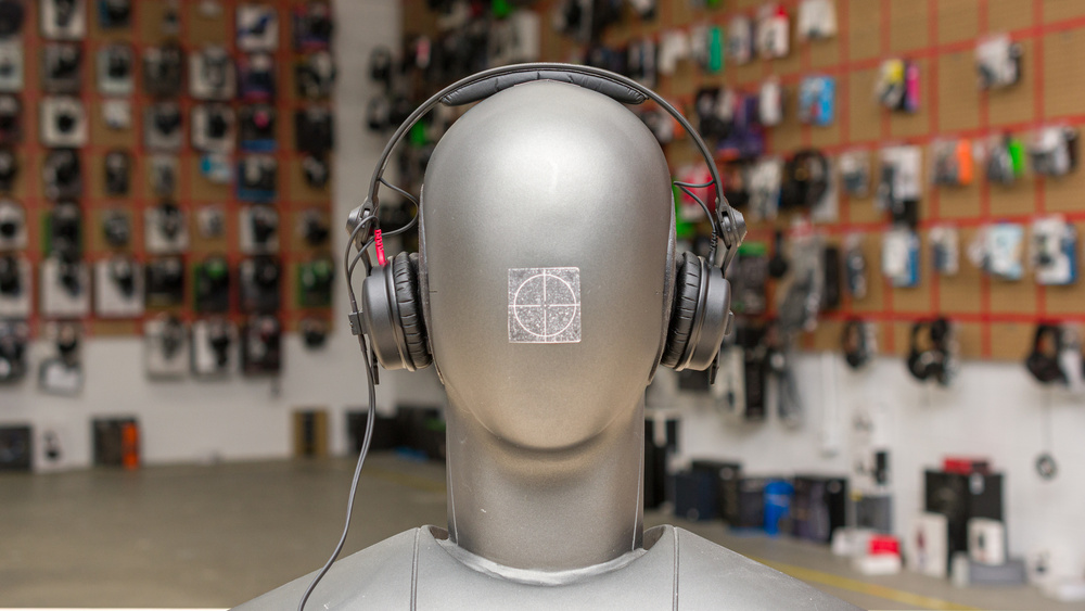 Front view of the Sennheiser HD 25