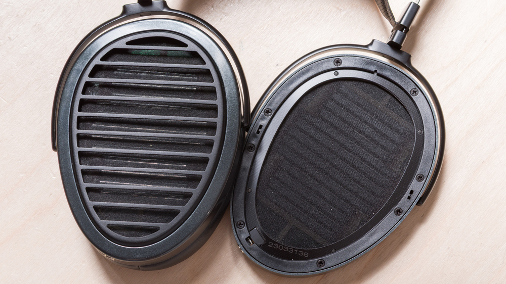 The HiFiMan Arya Stealth Magnet Version are upper mid-range planar magnetic headphones.