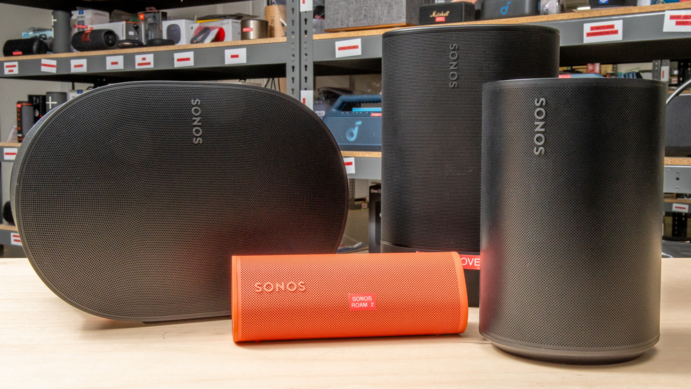 Various Sonos speakers.