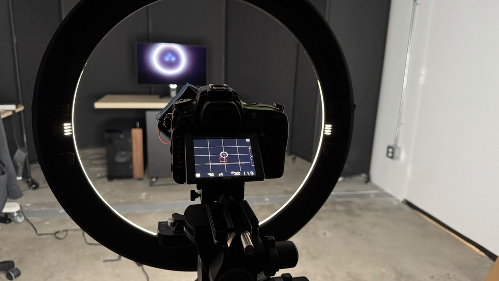 RTINGS.com reflections test setup