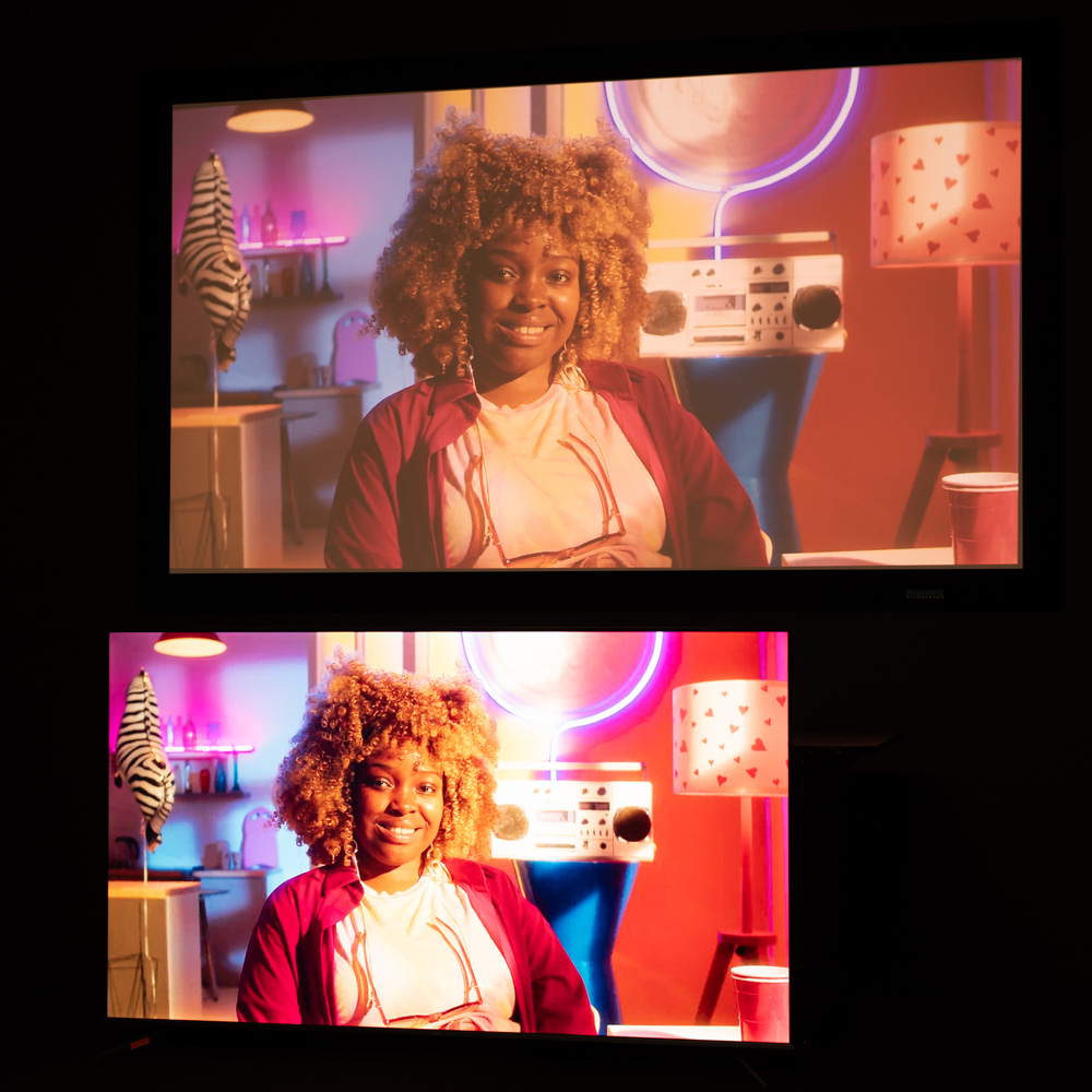 Hisense PX1 PRO vs TCL Q650G (lights on)