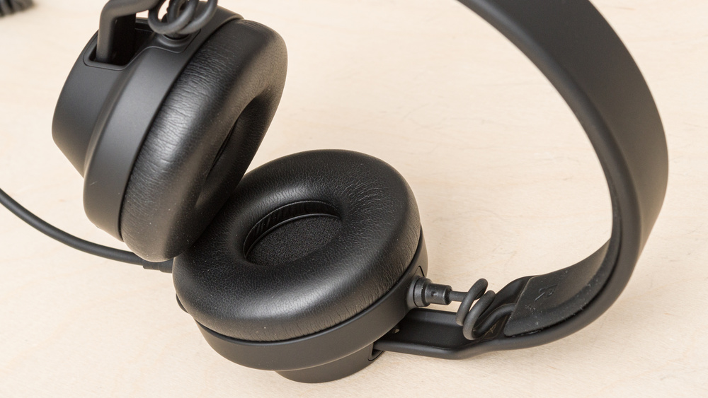 Image of the AIAIAI TMA-2DJ.