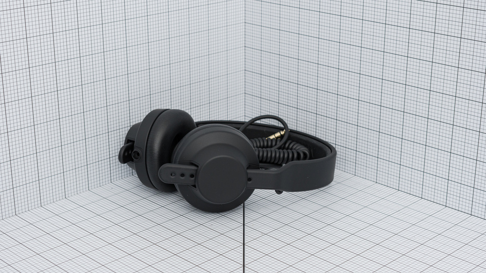 Portability picture of the AIAIAI TMA-2 DJ.