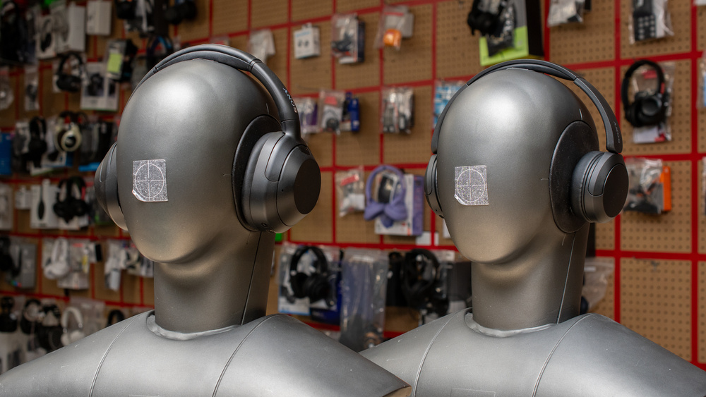 Side-by-side view of over-ears and on-ears.