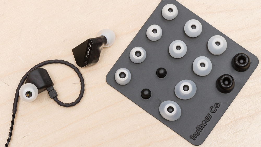 Image showing the selection of ear tips that come with the TRUTHEAR HEXA.