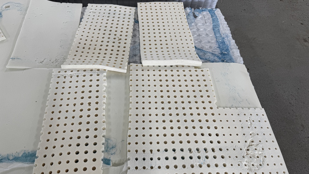 The Stearns & Foster Lux Estate's latex layer (Unit 1).