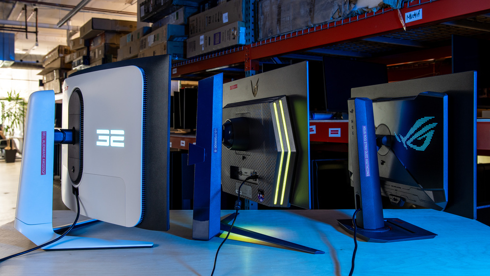 Monitors next to each other in the RTINGS.com lab.