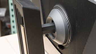 Stand on the Gigabyte FO32U2P.