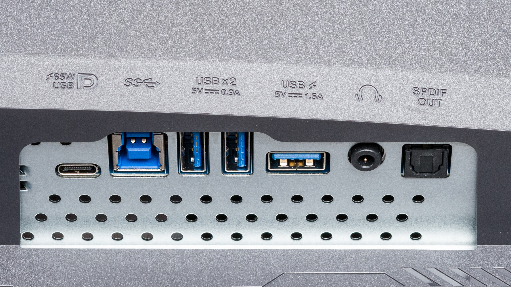 The different ports available on the ASUS PG32UCDP.