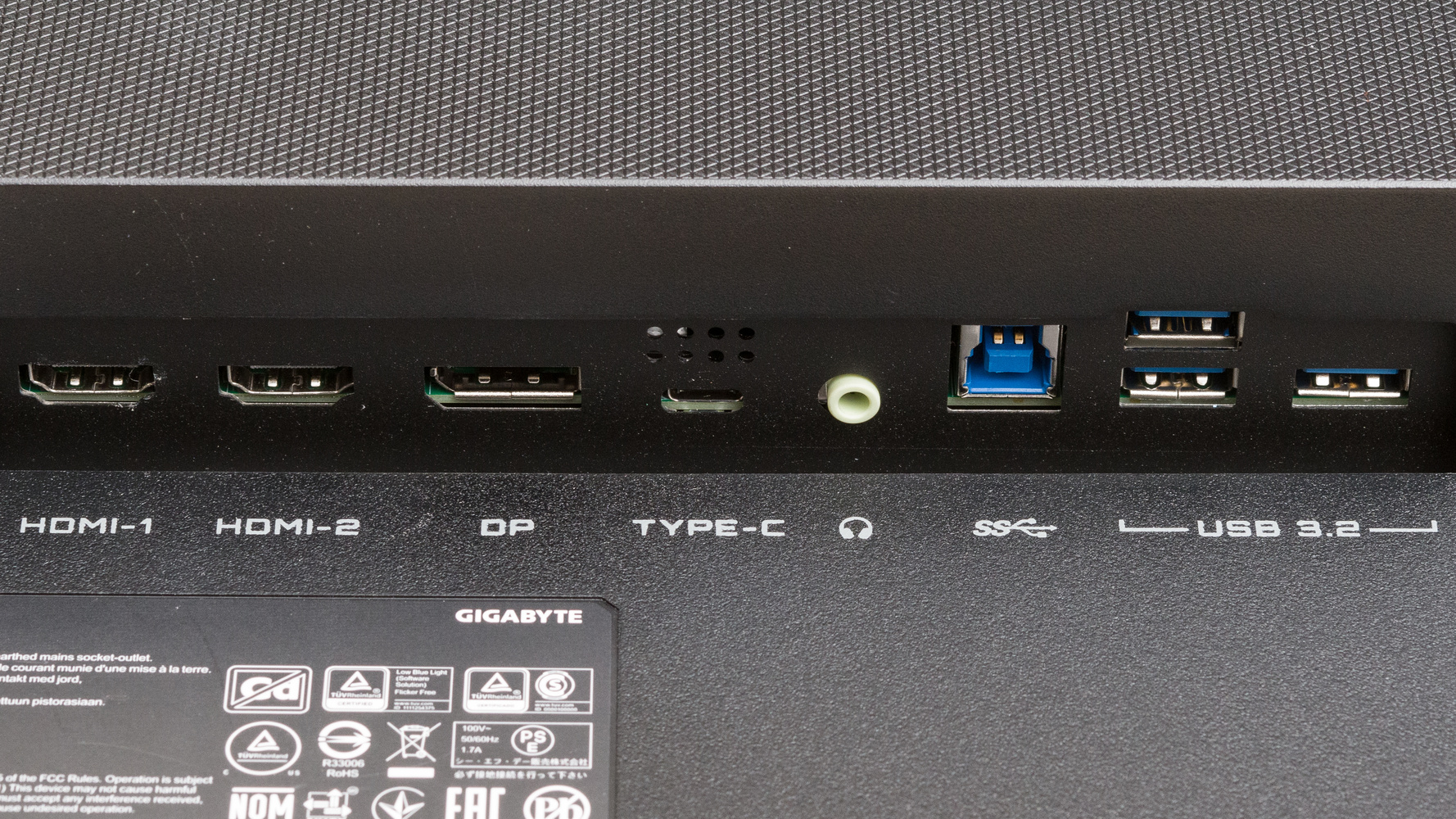 Video inputs and USB ports on the Gigabyte M27U.