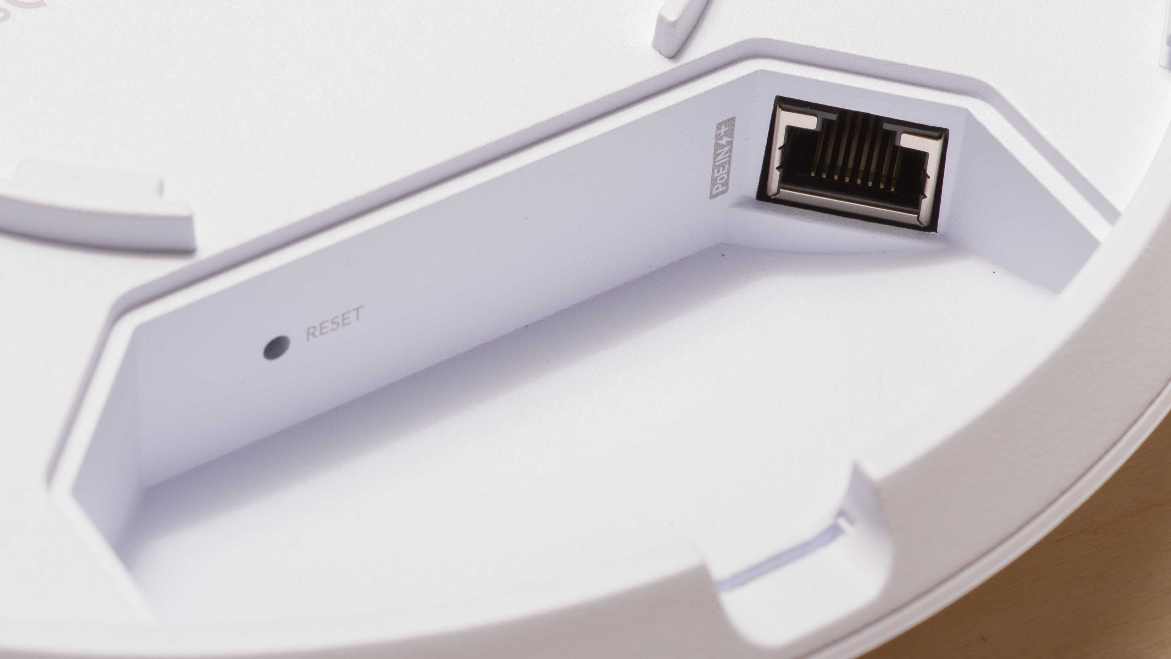 UniFi U6 Pro (Wireless Backhaul) Review - RTINGS.com