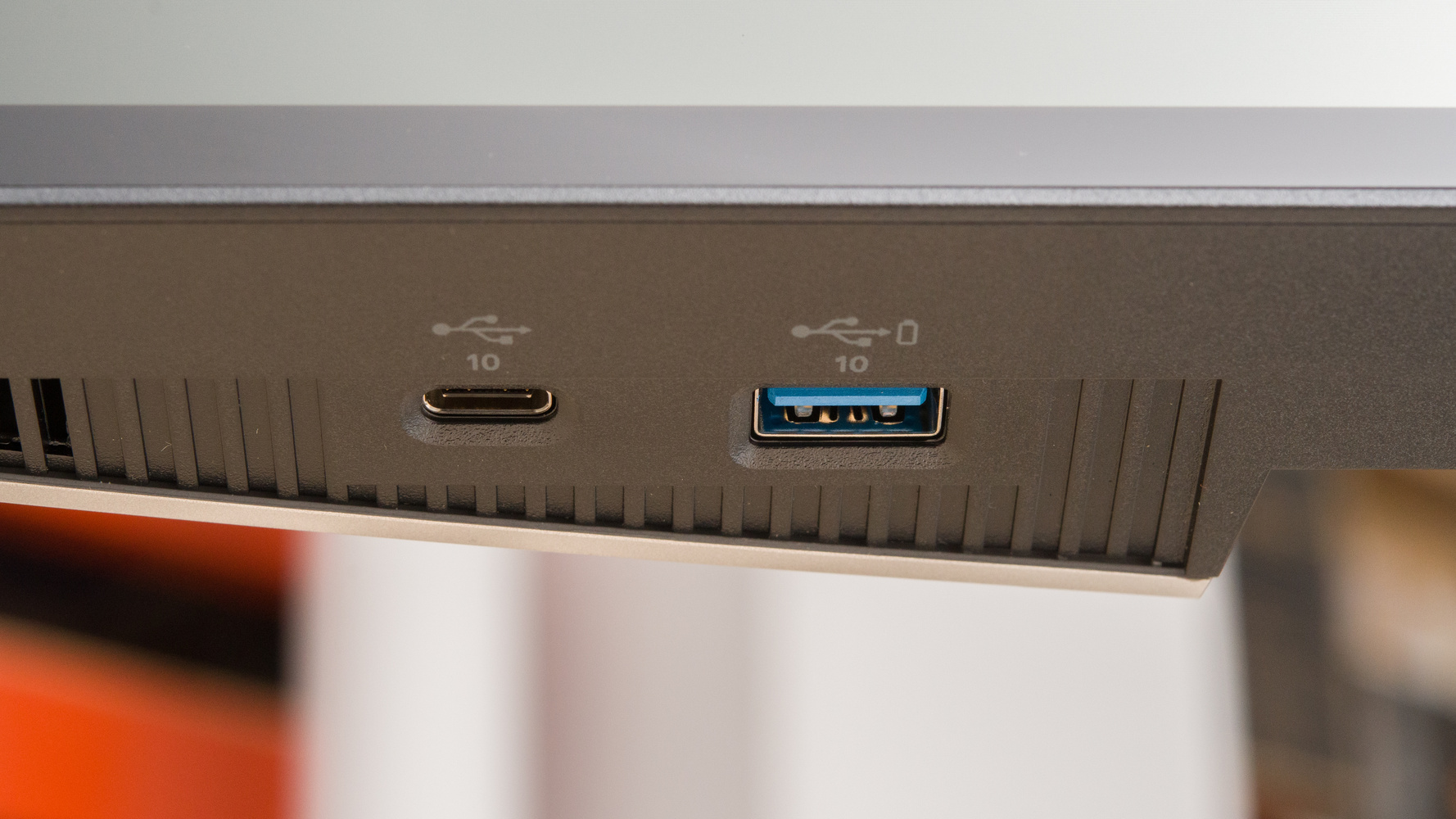 USB-A and USB-C ports next to each other on a monitor.