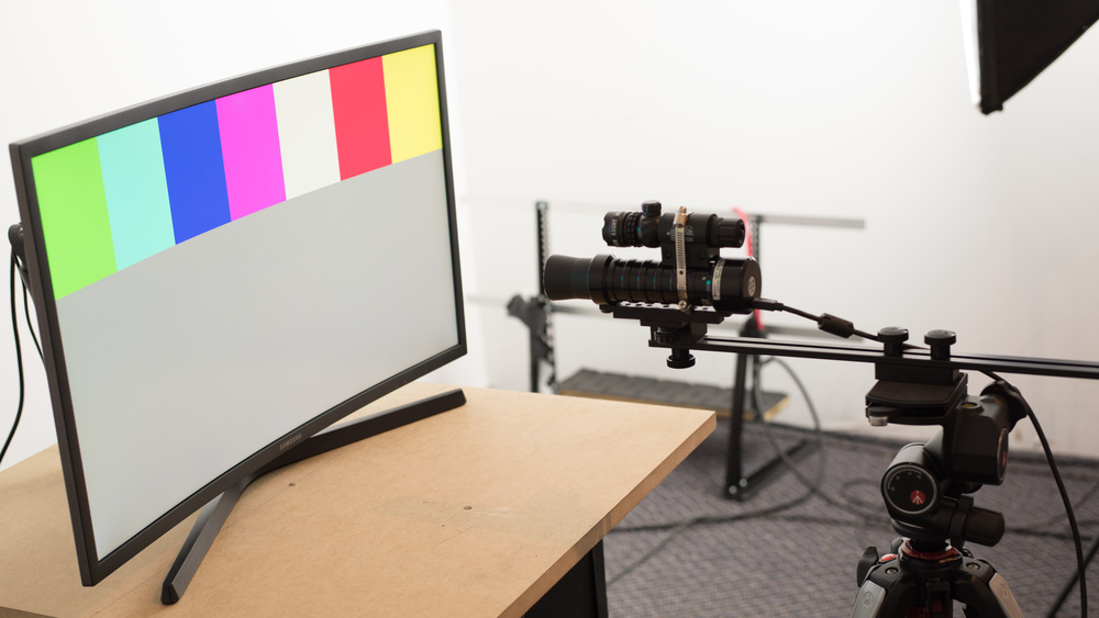 Color bleed test setup at RTINGS.com